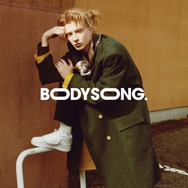 売れ筋オススメ BODYSONG ドッキングデザインイージーパンツ